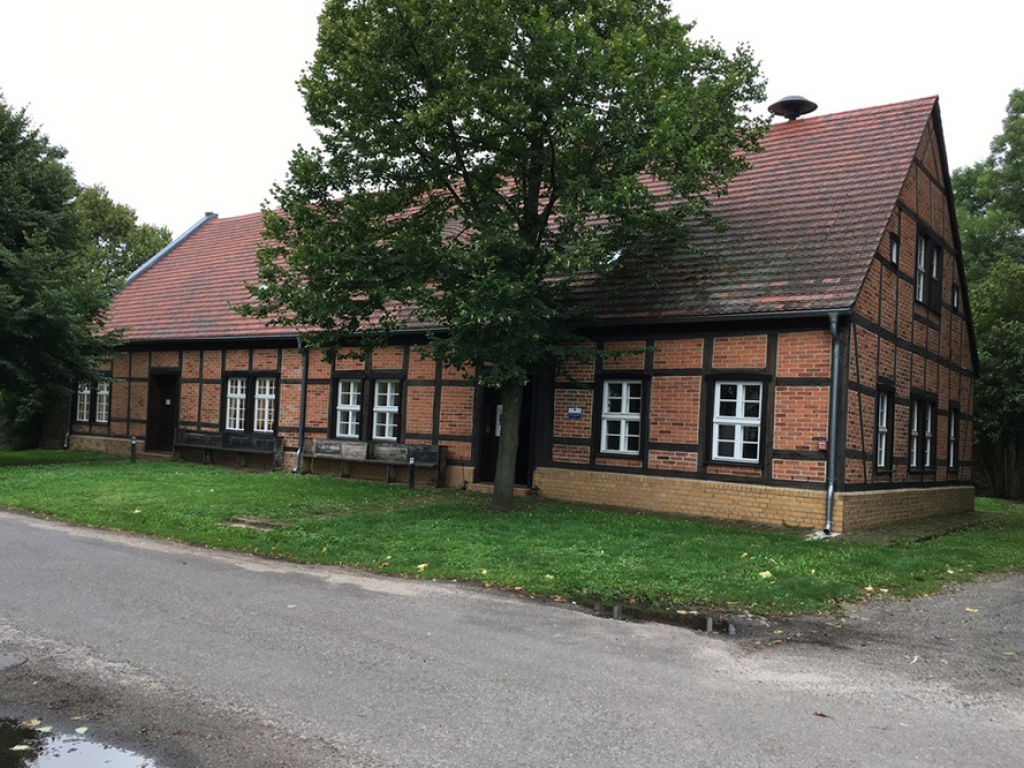 Urheber: Schul- und Bethaus Altlangsow