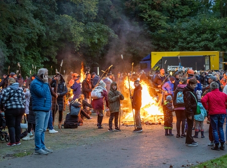 Thmubnail: Sternmarsch und Knüppelteigfest