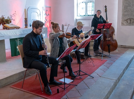 Thmubnail: Klezmer – Konzert mit dem Ensemble „Saitensturm“
