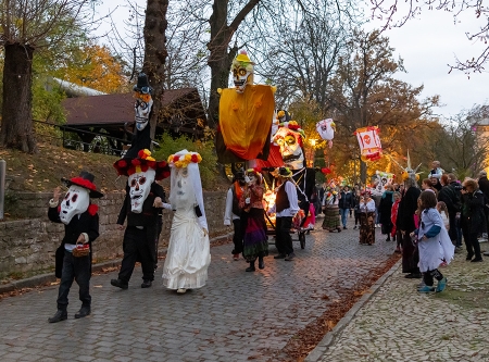 Thmubnail: Halloween im Park
